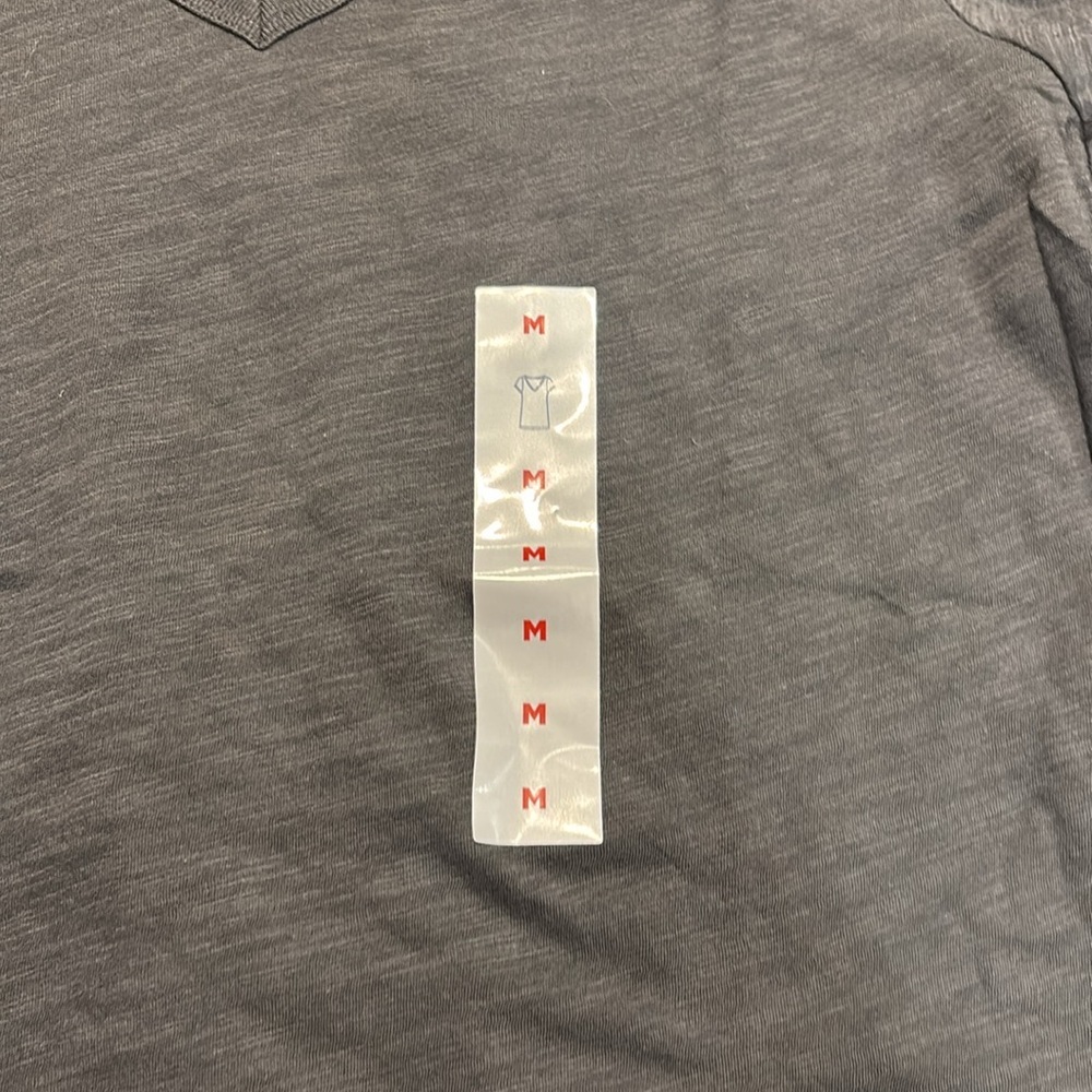 Old Navy EveryWear Slub-Knit V-Neck T-Shirt Size M (NWT) - Picture 6 of 7